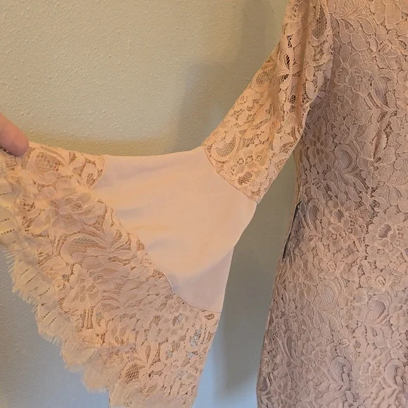 Venus Lace Sheath Bodycon Dress with Bell Sleeves sz 10 NWT - Picture 15 of 16